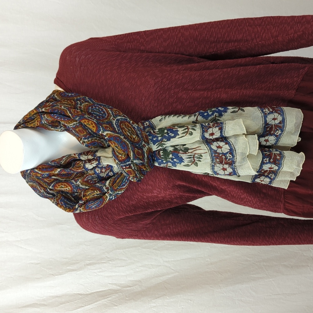 MILA TRENDS INTERNATIONAL LARGE RECTANULAR PAISLEY SCARF - Picture 3 of 6